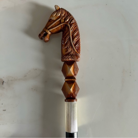 Vintage Horse Head Wooden Handle Brush - Picture 2 of 6